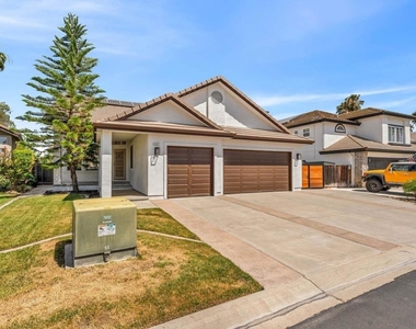 2317 Wayfarer Drive - Photo Thumbnail 2