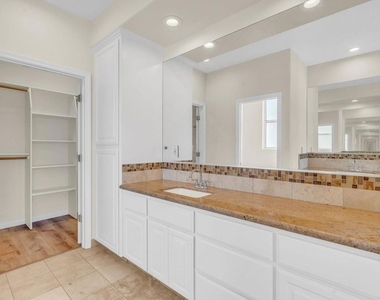 2317 Wayfarer Drive - Photo Thumbnail 38