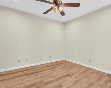 2317 Wayfarer Drive - Photo Thumbnail 6