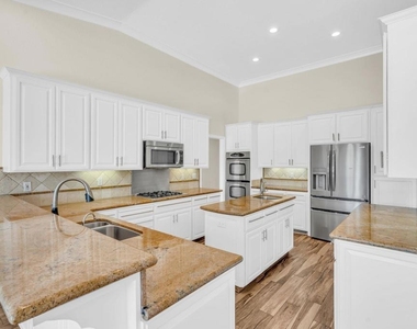 2317 Wayfarer Drive - Photo Thumbnail 21