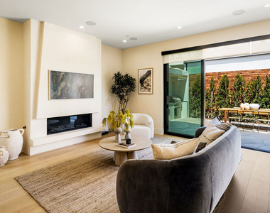 1008 S Bundy Drive - Photo Thumbnail 9