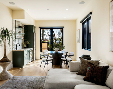 1008 S Bundy Drive - Photo Thumbnail 3