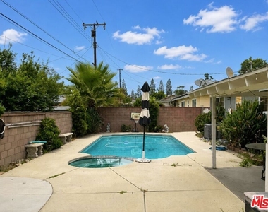 2963 Glencrest Street - Photo Thumbnail 11