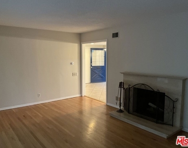 2963 Glencrest Street - Photo Thumbnail 2
