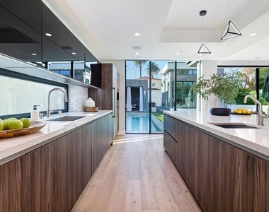489 S Willaman Drive - Photo Thumbnail 9