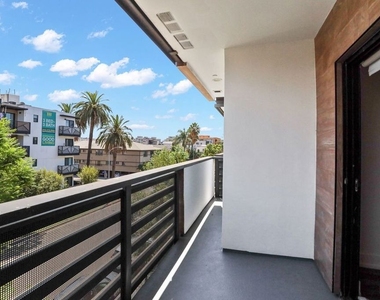807 Hudson - Photo Thumbnail 4