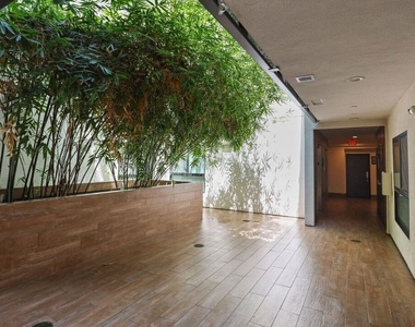 807 Hudson - Photo Thumbnail 16