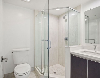 807 Hudson - Photo Thumbnail 13
