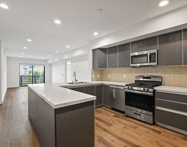 807 Hudson - Photo Thumbnail 1