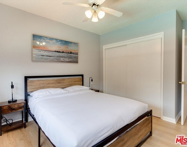 17100 Barneston Street - Photo Thumbnail 34