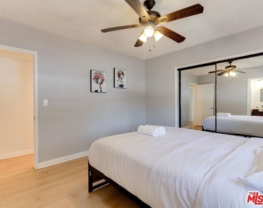 17100 Barneston Street - Photo Thumbnail 21