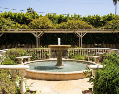 1424 N Crescent Heights Boulevard - Photo Thumbnail 25