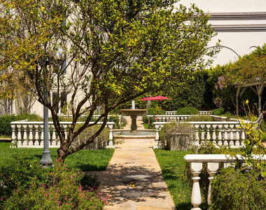 1424 N Crescent Heights Boulevard - Photo Thumbnail 24
