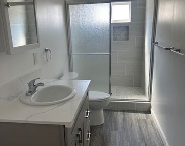1037 E 50th Street - Photo Thumbnail 2