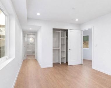 2115 1/2 Beachwood Terrace - Photo Thumbnail 13