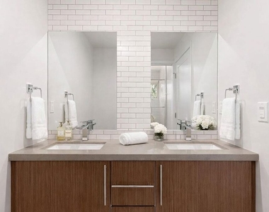 2115 1/2 Beachwood Terrace - Photo Thumbnail 15