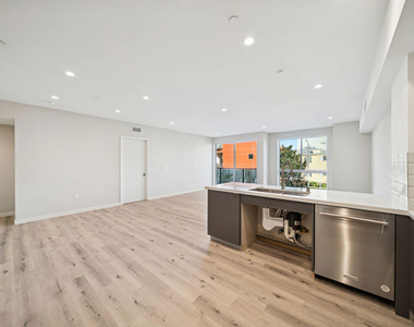 1051 S Corning Street - Photo Thumbnail 14
