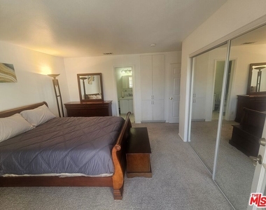 506 S Grevillea Avenue - Photo Thumbnail 9