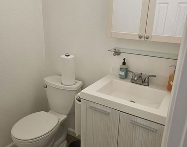 506 S Grevillea Avenue - Photo Thumbnail 4
