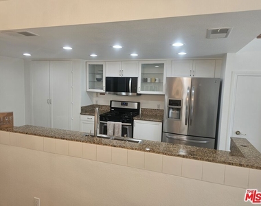 506 S Grevillea Avenue - Photo Thumbnail 3