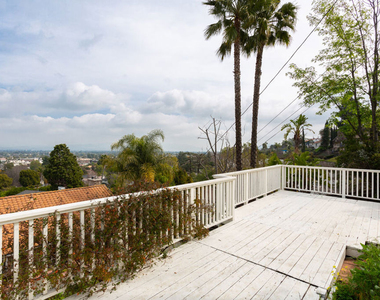 13902 Valley Vista - Photo Thumbnail 21