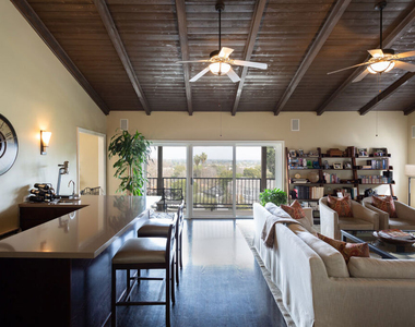 13902 Valley Vista - Photo Thumbnail 2