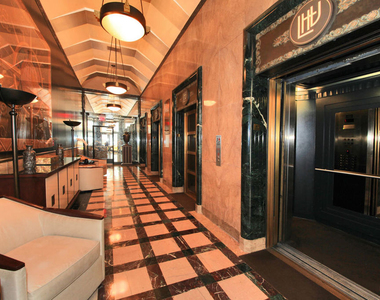 6253 Hollywood Boulevard - Photo Thumbnail 4