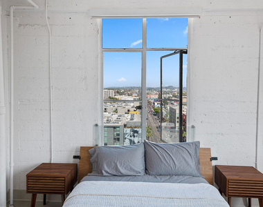6253 Hollywood Boulevard - Photo Thumbnail 26