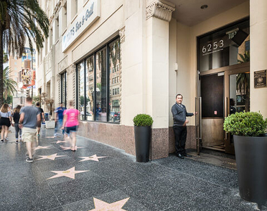 6253 Hollywood Boulevard - Photo Thumbnail 2