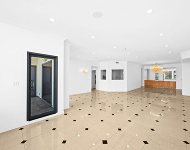 10724 Wilshire Boulevard - Photo Thumbnail 6