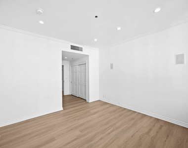 10724 Wilshire Boulevard - Photo Thumbnail 35