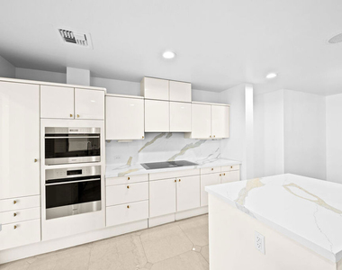 10724 Wilshire Boulevard - Photo Thumbnail 19