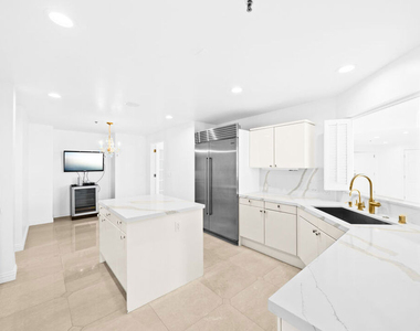 10724 Wilshire Boulevard - Photo Thumbnail 21