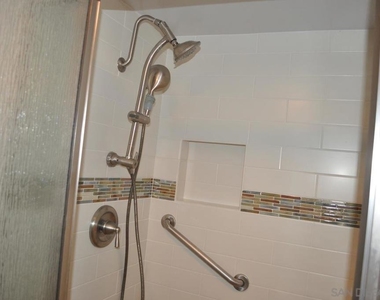 6808 Hyde Park Drive - Photo Thumbnail 5