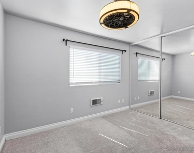 800 N Mollison - Photo Thumbnail 9