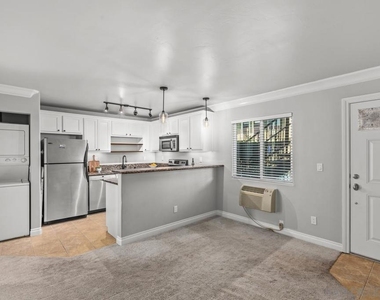 800 N Mollison - Photo Thumbnail 3