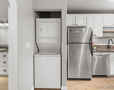 800 N Mollison - Photo Thumbnail 7