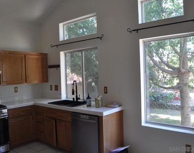 1518 Shoreacres Drive - Photo Thumbnail 8