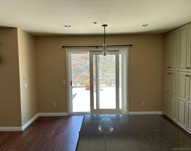 2552 Valley Waters Ct - Photo Thumbnail 11