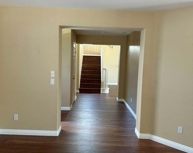 2552 Valley Waters Ct - Photo Thumbnail 18