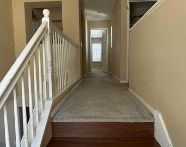 2552 Valley Waters Ct - Photo Thumbnail 22