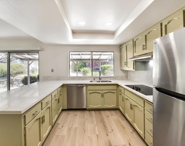 6095 Agee St - Photo Thumbnail 10