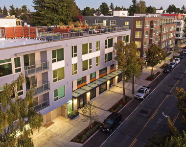 3220 California Ave Sw - Photo Thumbnail 1
