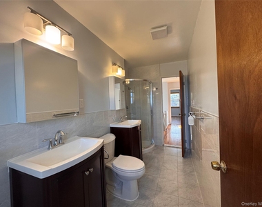 14749 28th Avenue - Photo Thumbnail 5