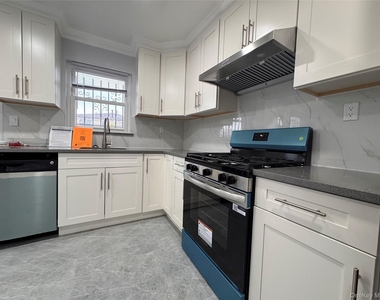 14749 28th Avenue - Photo Thumbnail 20