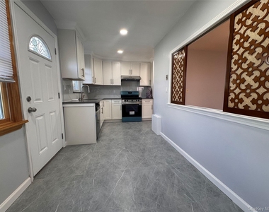 14749 28th Avenue - Photo Thumbnail 1