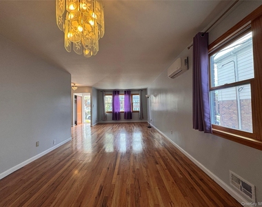 14749 28th Avenue - Photo Thumbnail 6