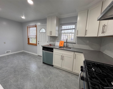 14749 28th Avenue - Photo Thumbnail 16