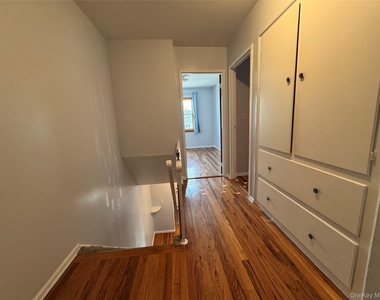 14749 28th Avenue - Photo Thumbnail 4