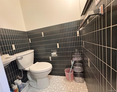 14749 28th Avenue - Photo Thumbnail 3